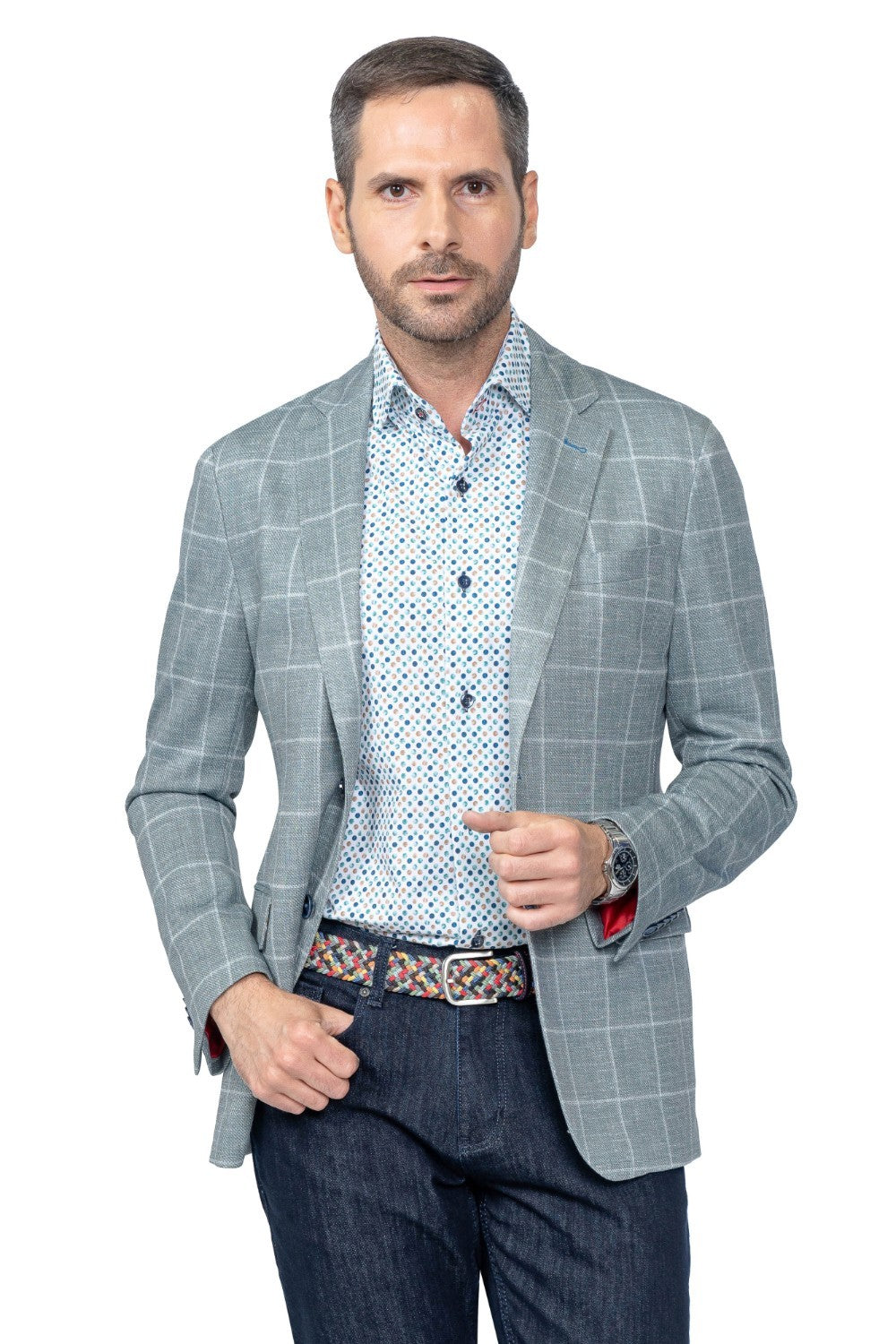 Experience the perfect blend of style and comfort with the 7 Downie St. PORTLAND Sport Jacket. This jacket is designed to keep you looking sharp while providing ultimate comfort for all your activities. Elevate your wardrobe with this must-have statement piece.