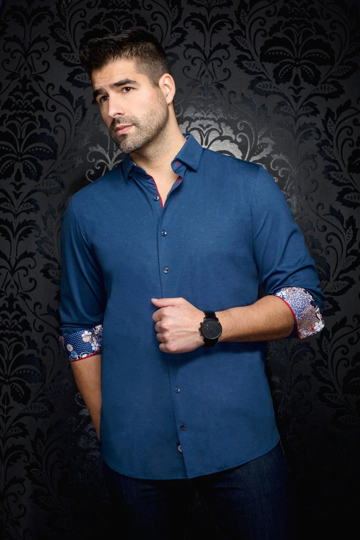 Made using a newly developed weaving technique, creating a revolutionary stretch fabric. Fresh fabric and 360° freedom of movement for unparalleled comfort.
This collection of stretch shirts, dressy and casual fashion. Allows you to stand out thanks to the contrasting patterns and sophisticated details. Comfortable with premium stretch cotton fabric.