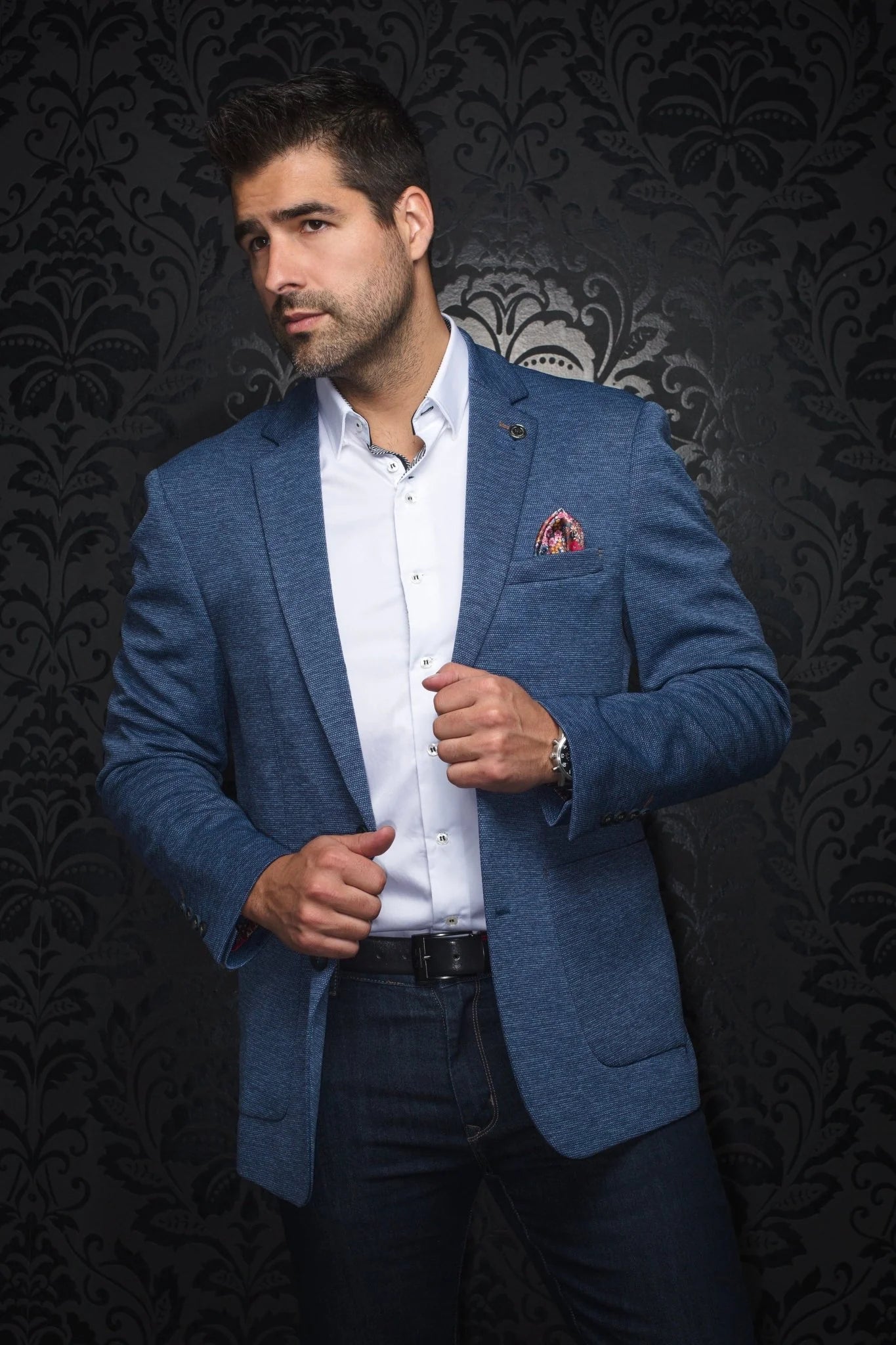 Blazer Fashionable and stretchy for men. Stand out with our sophisticated details and patterned lining. Comfortable with a premium fabric blend offering confidence and freedom of movement. 