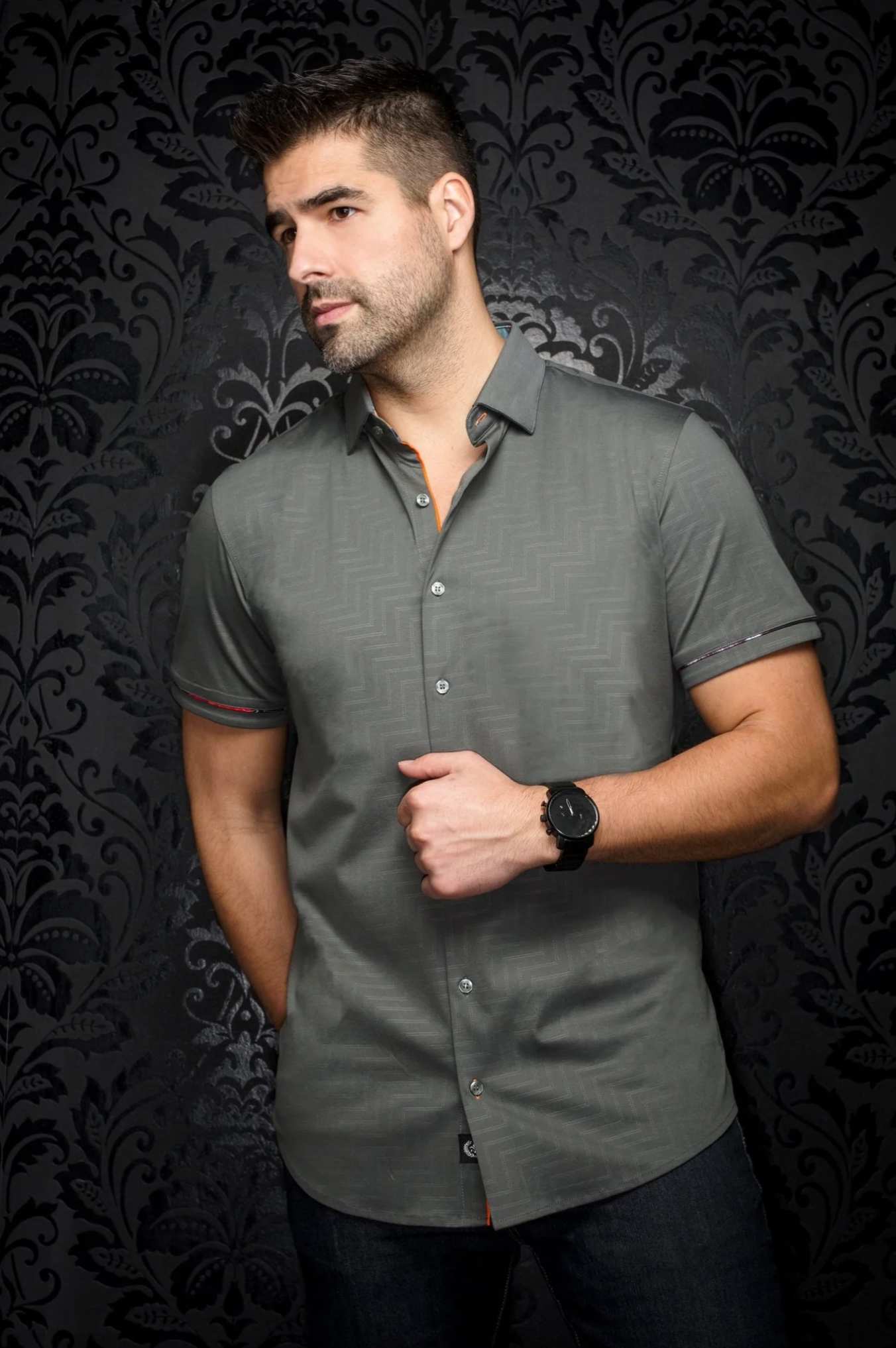 This is a collection of comfortable, performance stretch, fashionable dressy and casual shirts. Stand out from the crowd, thanks to Au Noirs cleaver use of contrasting patterns and sophisticated details. Comfortable with a high quality, performance stretch cotton fabric.