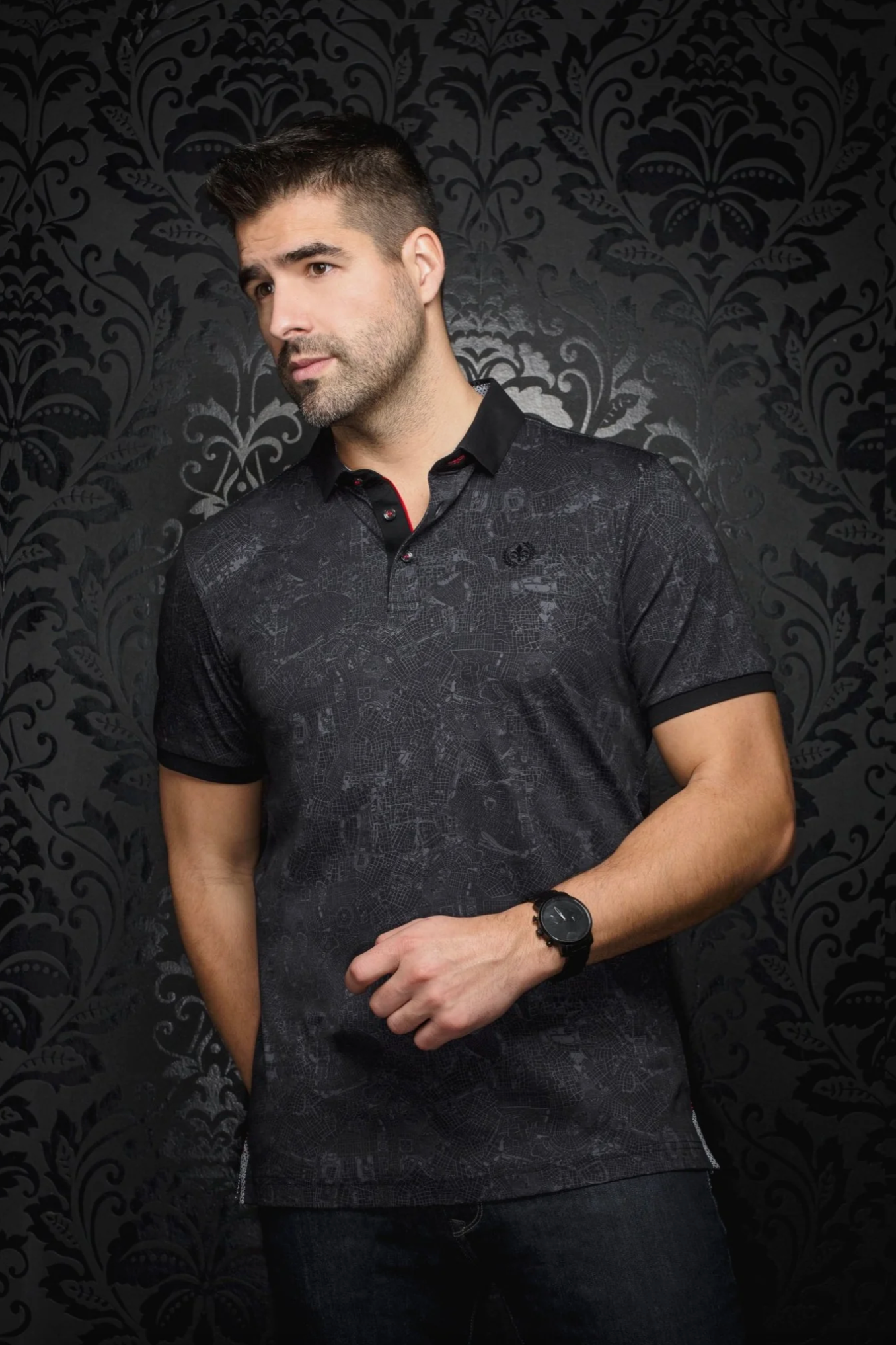 Men's casual dress polo shirt. Distinguish yourself with contrasting patterns and sophisticated details. Comfortable with high-end cotton fabric. Offers confidence and freedom of movement.