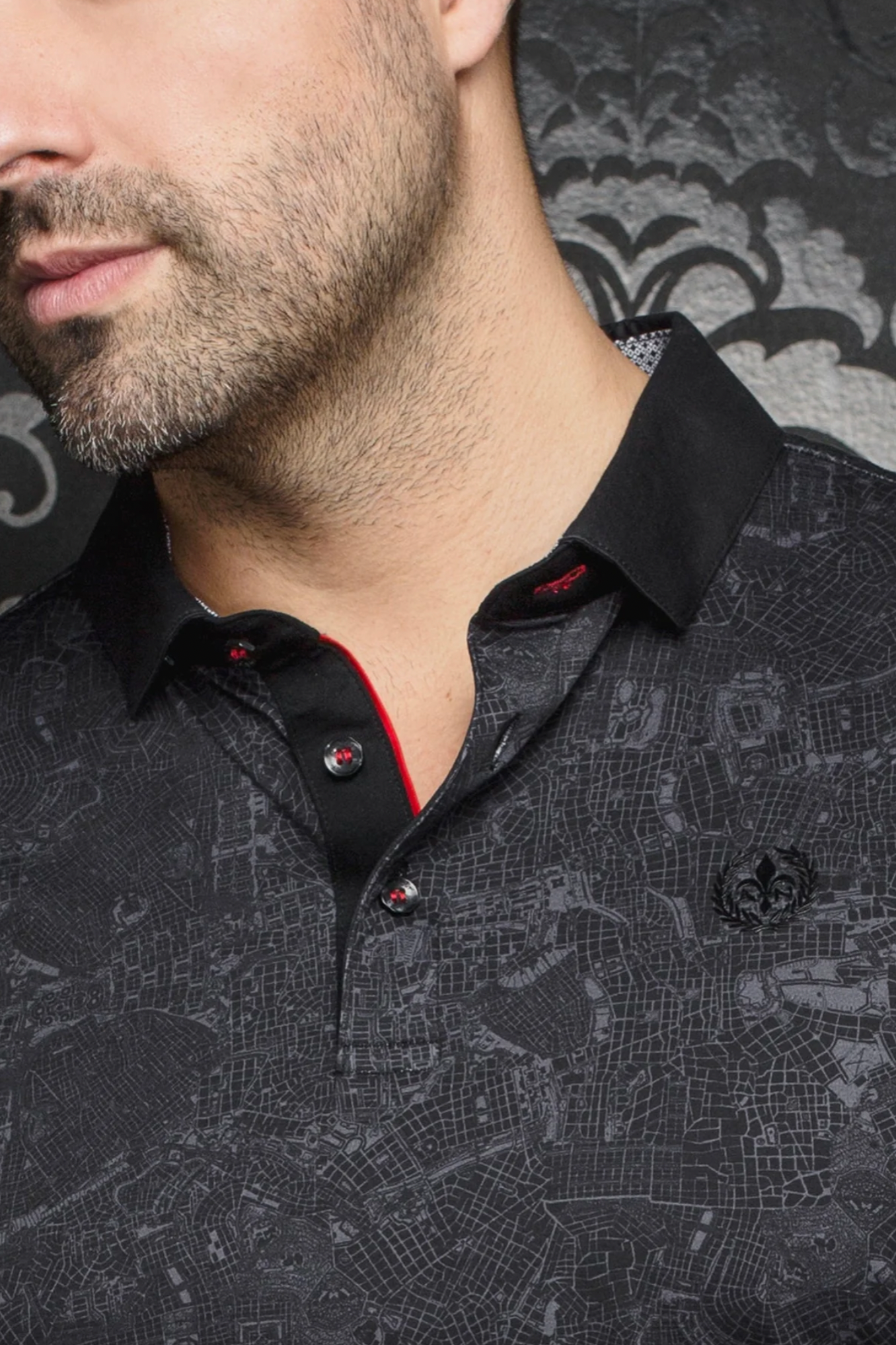 Men's casual dress polo shirt. Distinguish yourself with contrasting patterns and sophisticated details. Comfortable with high-end cotton fabric. Offers confidence and freedom of movement.