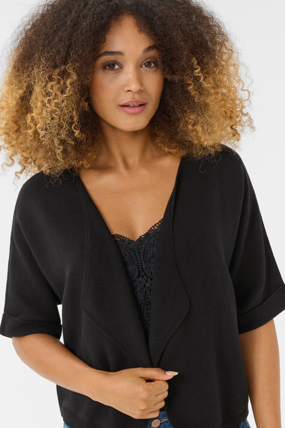 Our Cream Sillar Knit Bolero is back by popular demand! Made from 100% cotton, this cardigan makes layering easy and stylish. Perfect for any occasion, it's a must-have for your wardrobe.