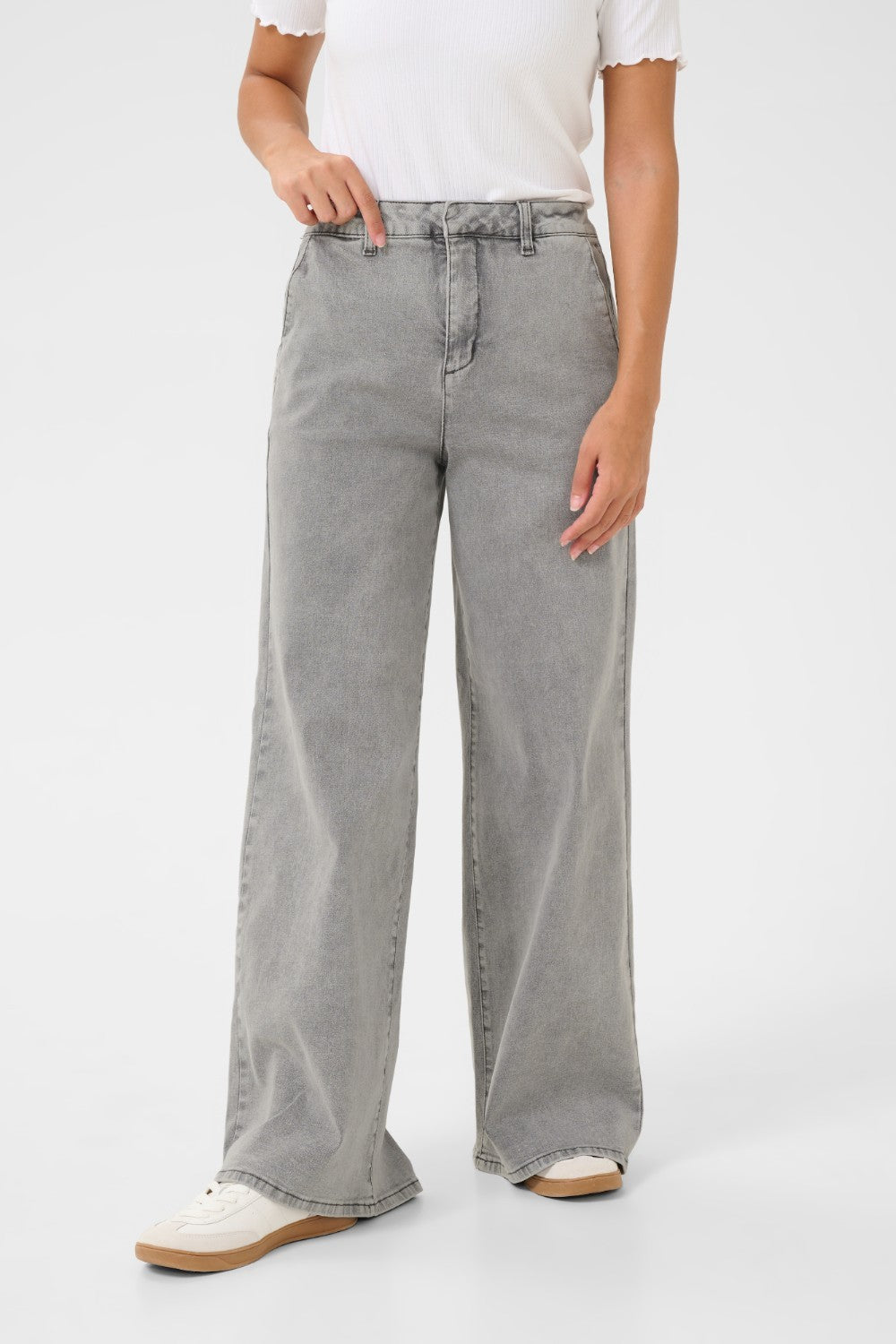 Elevate your style with our Cream Visti Pants! Featuring a wide leg design, these trousers exude sophistication and comfort in equal measure. Say goodbye to restrictive skinny jeans and hello to a trendy, relaxed denim look. Dress them up or down for any occasion!