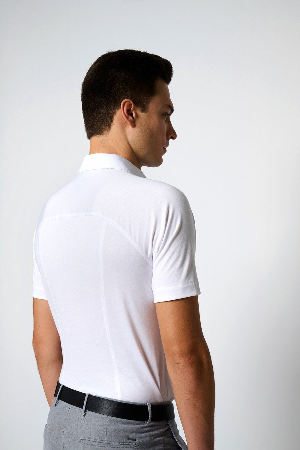 The Desoto Print Short Sleeve Kent Collar is a jersey shirt designed for maximum comfort, featuring a unique cut that allows for unlimited freedom of movement. Enjoy unparalleled comfort and ease of movement with this expertly designed jersey shirt.