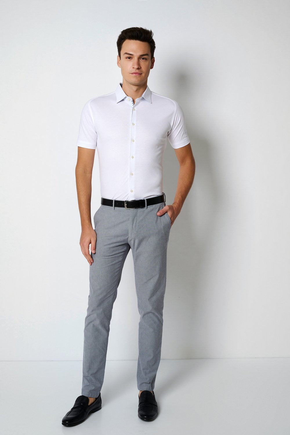 The Desoto Print Short Sleeve Kent Collar is a jersey shirt designed for maximum comfort, featuring a unique cut that allows for unlimited freedom of movement. Enjoy unparalleled comfort and ease of movement with this expertly designed jersey shirt.