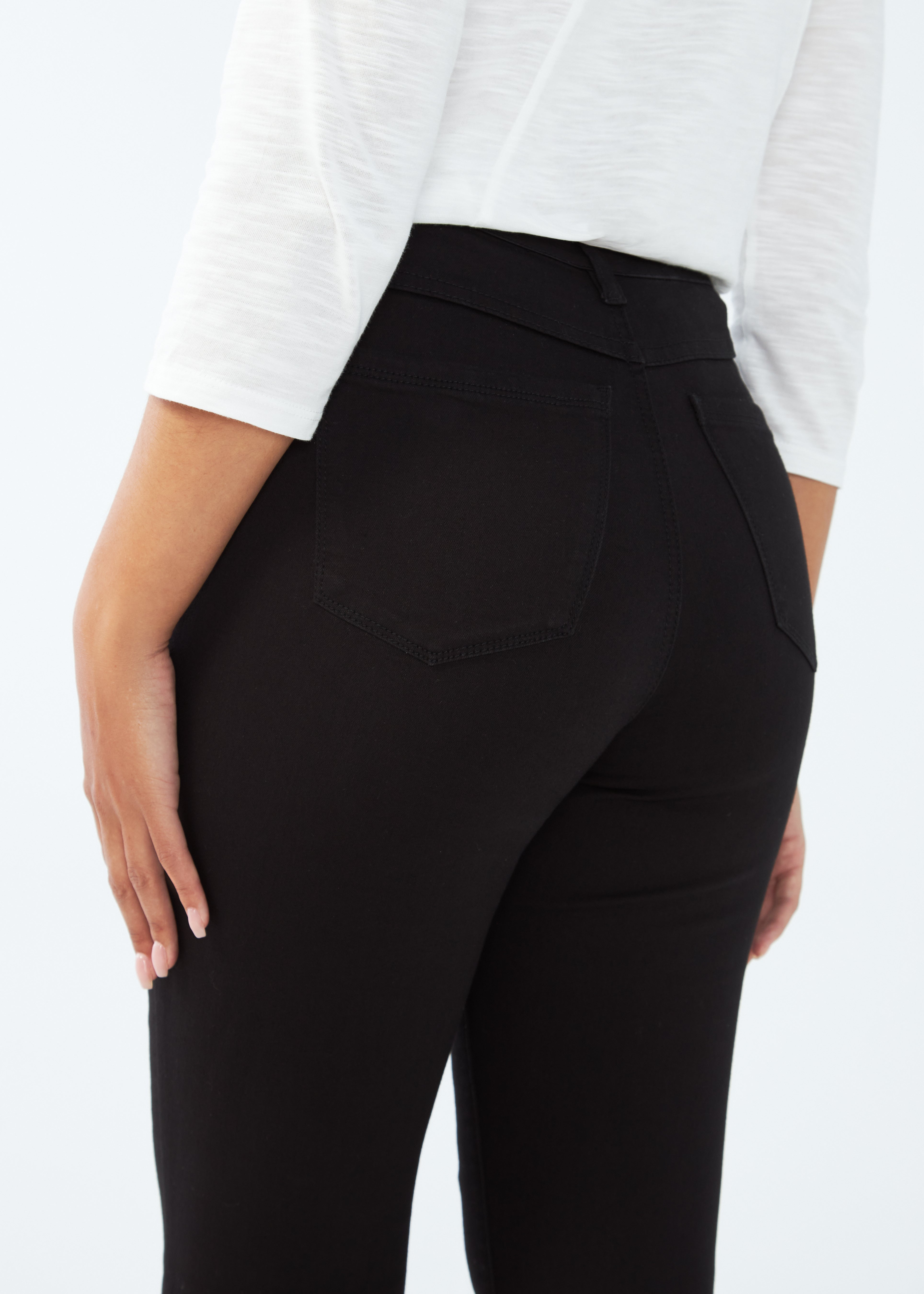 No wardrobe is complete without spectacular black jeans! For women with slimmer curves, consider our super-flattering Suzanne Onyx Denim. Available in petite.