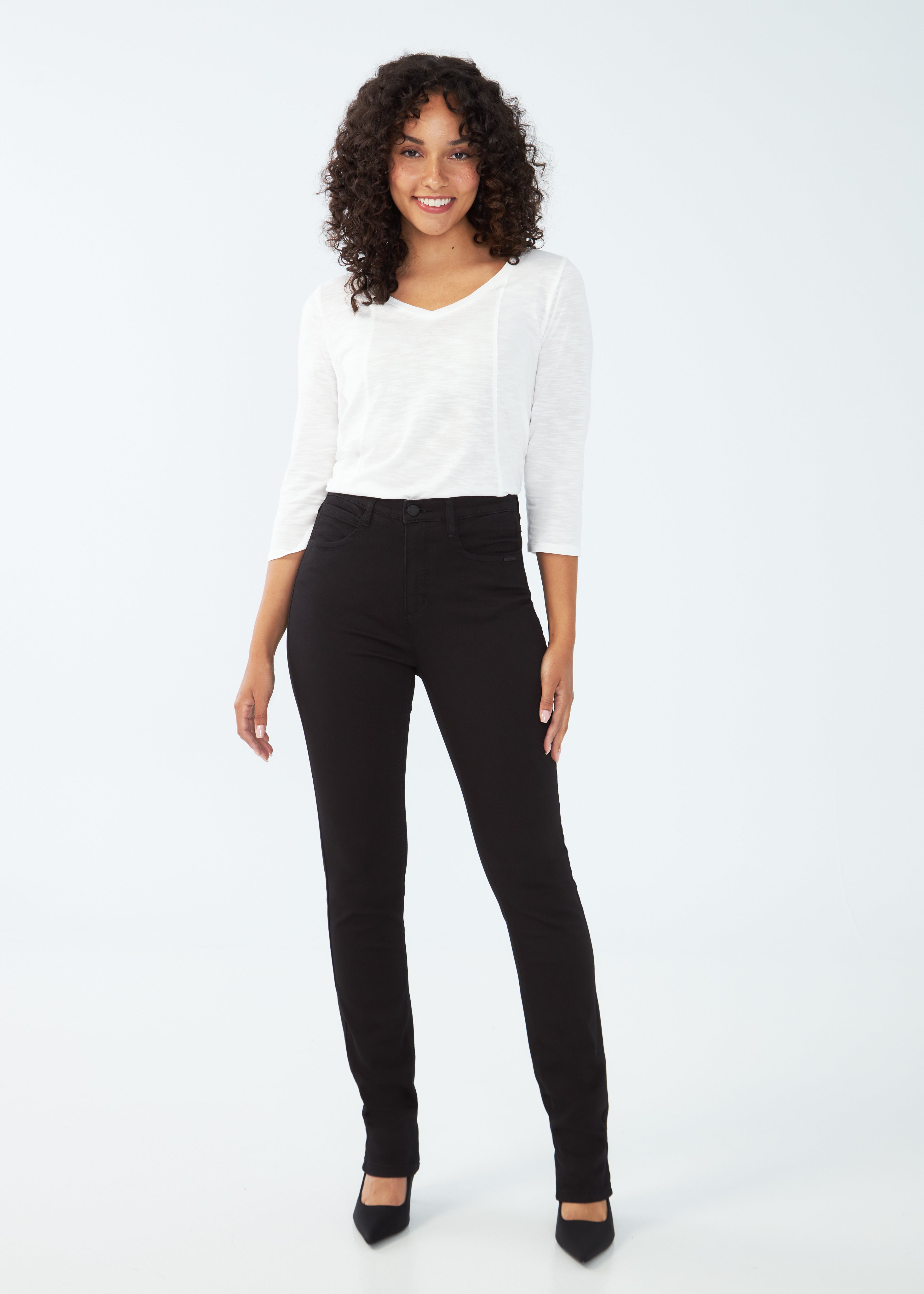 No wardrobe is complete without spectacular black jeans! For women with slimmer curves, consider our super-flattering Suzanne Onyx Denim.