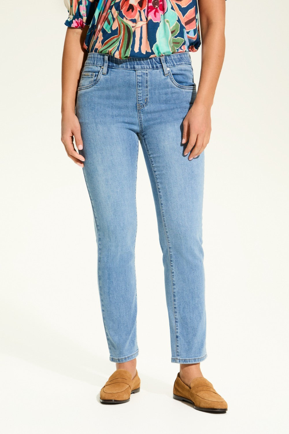 Experience pure comfort and effortless style with the FDJ Basic Pull-On Straight Ankle. This pair of jeans features a medium wash and a flattering straight cut, providing a comfortable fit and a versatile look for any casual occasion. Say goodbye to uncomfortable jeans and hello to a new level of comfort and style.