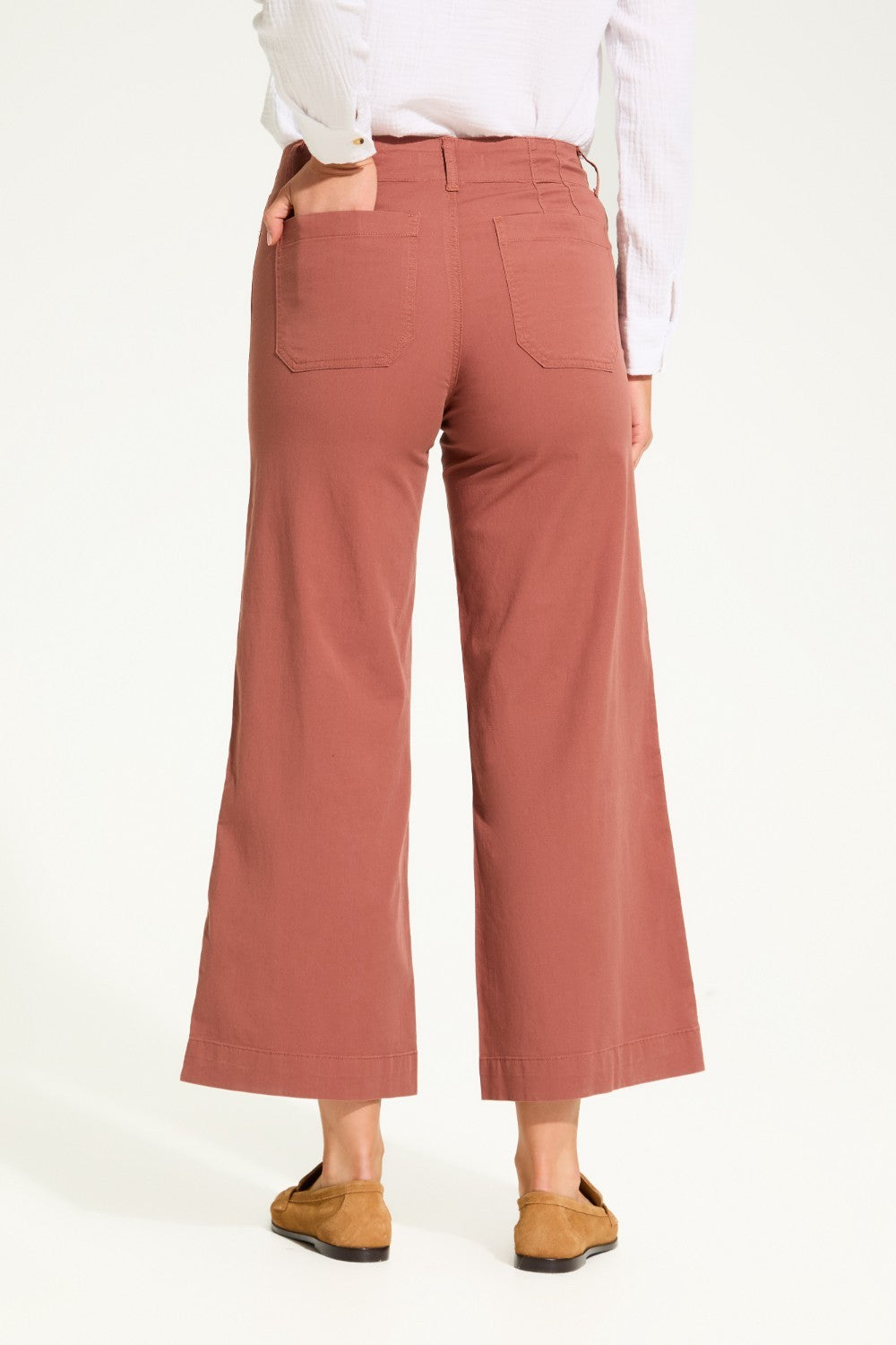 Slip into comfort and style with the FDJ Christina Wide Ankle pant. Made from a soft cotton blend, this coloured pant is perfect for all-day wear. Stay on-trend and comfortable with these stylish wide ankle pants.
