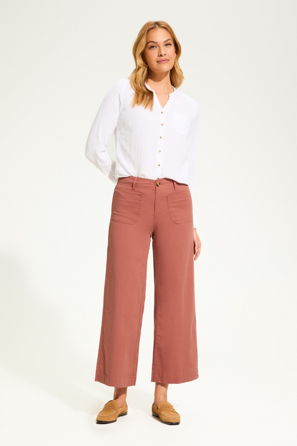 Slip into comfort and style with the FDJ Christina Wide Ankle pant. Made from a soft cotton blend, this coloured pant is perfect for all-day wear. Stay on-trend and comfortable with these stylish wide ankle pants.
