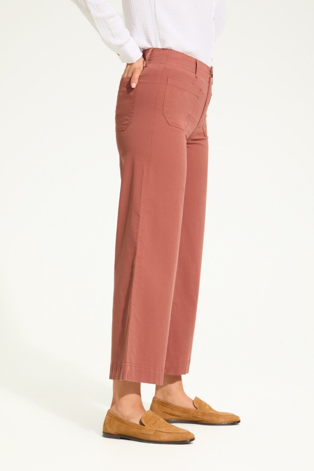 Slip into comfort and style with the FDJ Christina Wide Ankle pant. Made from a soft cotton blend, this coloured pant is perfect for all-day wear. Stay on-trend and comfortable with these stylish wide ankle pants.