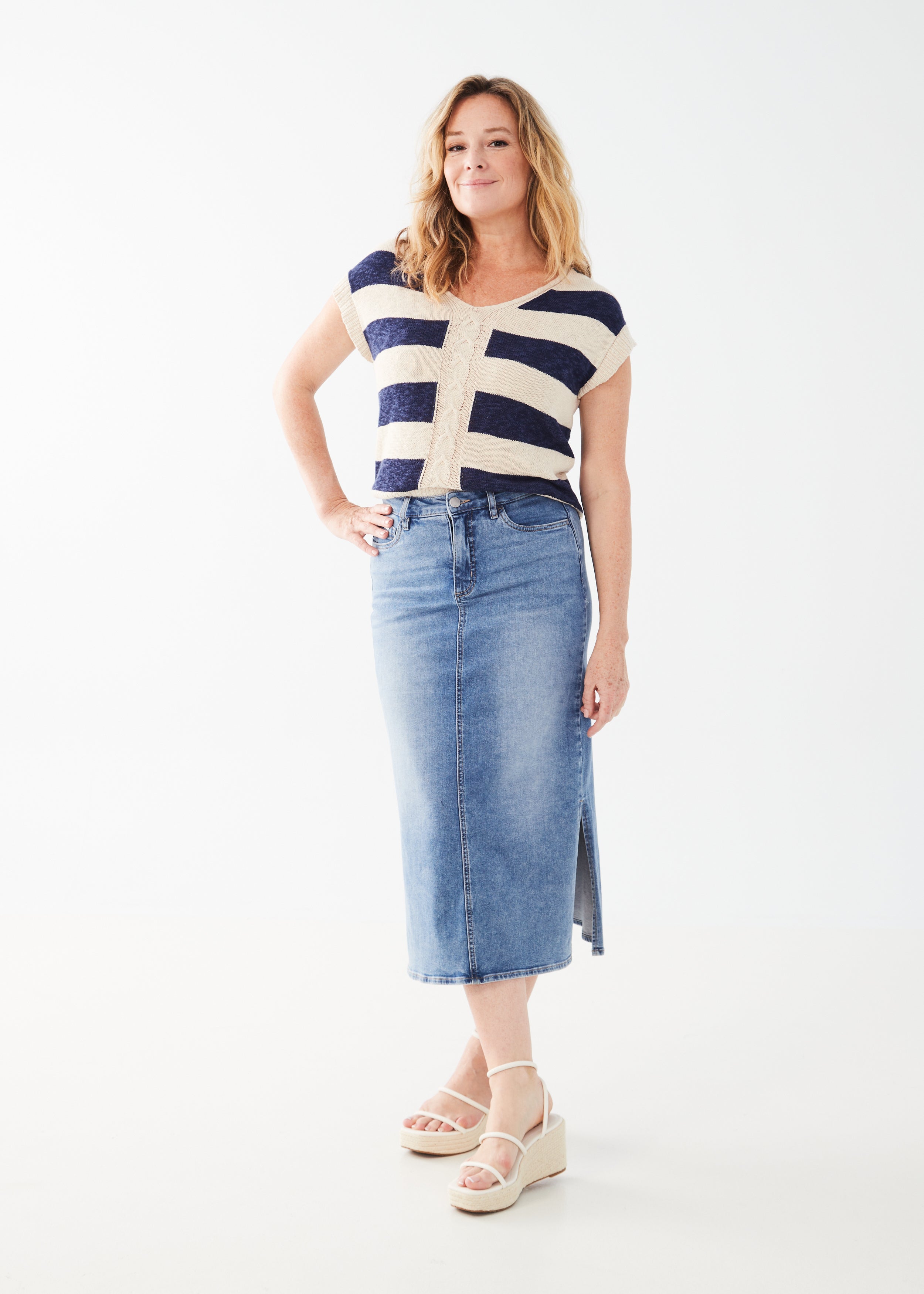 Stay ahead of the style trends with our FDJ Column Skirt With Slits! This boho-chic skirt will provide you with a look like no other. From a picnic in the park to a night out on the town, you'll be sure to maxi-mize your style with this statement-making piece!