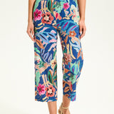 Get ready to bloom with the FDJ Eyelet Pull-On Crop Wide Leg! Made with 100% cotton, these pants offer comfort and style. The eye-catching floral design adds a pop of colour to any outfit, making you stand out from the crowd. Perfect for those looking for a playful touch to their wardrobe.