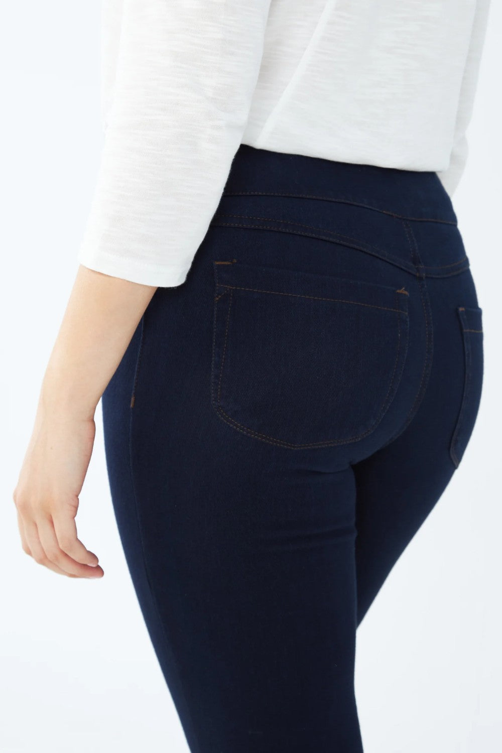 Deemed as EMaGICE pants by O Magazine, these are the pants everyone is going crazy for! Crafted with our revolutionary LOVE Premium denim fabric it offers an exclusive level of comfort and a perfect slimming fit! Its smooth waistband and slim leg make it the perfect pair for any outfit and occasion!