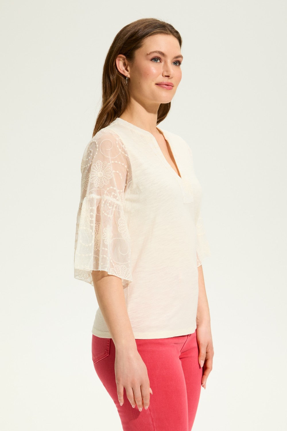 Expertly crafted from a cotton and modal blend, the FDJ Mesh Bell Sleeve Top offers effortless style and comfort. The beautiful mesh sleeve to elbow adds a touch of elegance, making it perfect for any occasion. Easy to wear and versatile, this top is a must-have for every wardrobe.