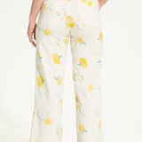 Add some zest to your wardrobe with FDJ Printed Olivia Wide Ankle pants. The cheerful lemon print will brighten up your day (and your outfit)! Perfect for those who want to add a bit of fun to their style.