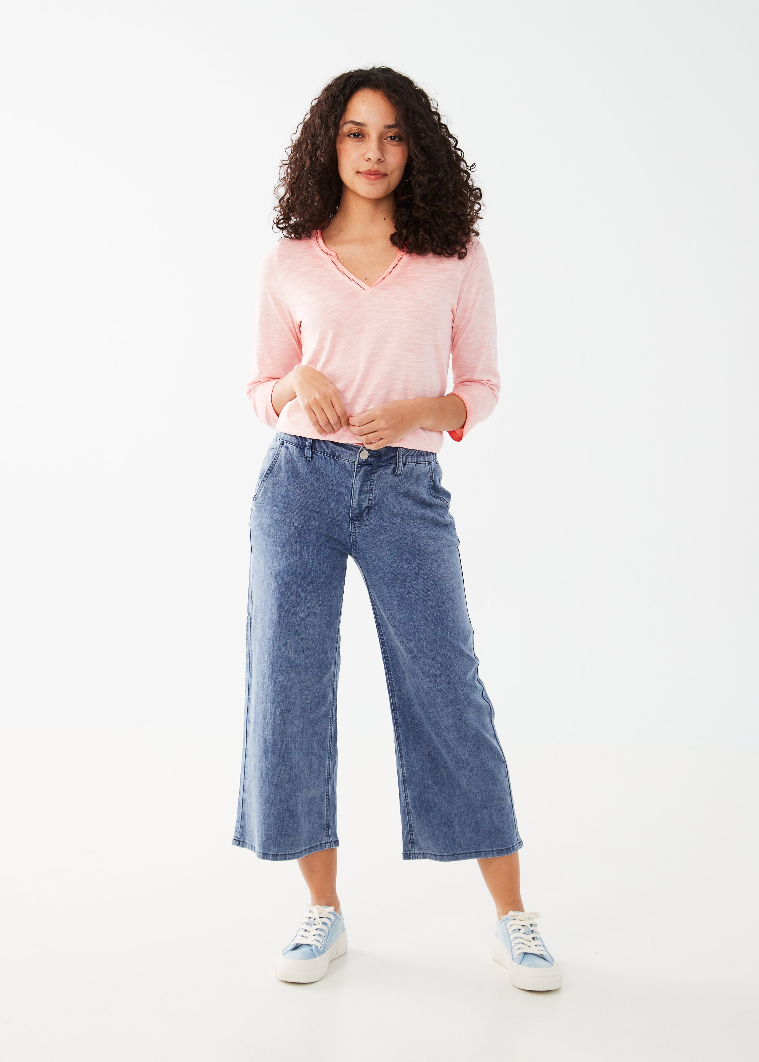 Get ready to feel comfy in our FDJ Pull-On Wide Leg Crop. The soft fabric and elastic waist provide maximum comfort, while the zipper and button closure make for easy wearing. Perfect for those off-duty days or lounging at home (and looking stylish while doing it). No one said fashion had to be uncomfortable!