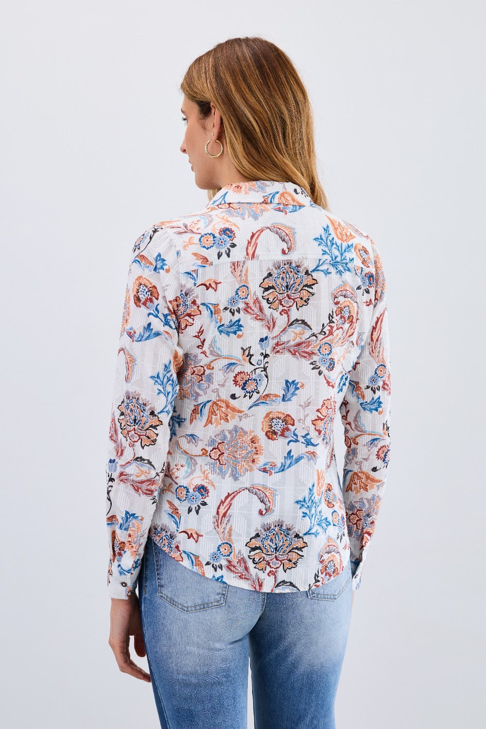 The FDJ Classic Long Sleeve Shirt is designed to provide you with reliable comfort and a flattering fit all day long. Made from quality materials, it supports your busy lifestyle by offering durability and ease of movement. Whether you're at work or enjoying time with friends, this shirt helps you feel confident and comfortable every step of the way.