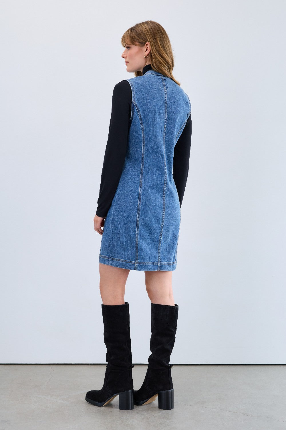 The FDJ Long Denim Vest offers versatile style—wear it as a vest or dress for a casual, effortless look. Featuring a full button front, it’s easy to layer or wear on its own, making it a practical addition to your wardrobe. Comfortable and adaptable, this piece supports your everyday style with ease.