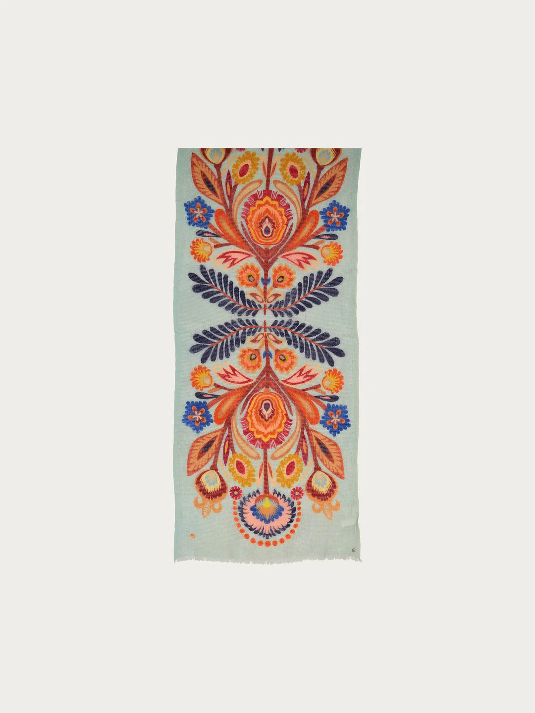 This boho style stole is playful and romantic. The 70 x 180 cm scarf from FRAAS with a floral print and openwork pattern is made from a wool blend and is the ideal accessory for cooler days. Put the stole around your shoulders or wrap it around your neck. Thanks to the bright colours of the floral print, this accessory is a real eye-catcher.