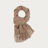 Elegant accessory for the cold season: The stole with window pane check perfects every outfit. Thanks to the sophisticated colour change in the stripes, it looks as if the yarn is shimmering. Combine the scarf with an elegant blazer, a winter coat or a sweater and jeans. With its 65 x 195 cm, the FRAAS stole can do anything and always looks good.