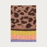 Warm ears and a good mood: both are guaranteed with this knitted hat from FRAAS. With its leopard design and colourful highlight stripes, you will attract everyone's attention. Another plus: the wool blend hat contains recycled polyester made from used PET bottles. This hat looks incredibly good and also feels great to wear.