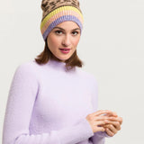 Warm ears and a good mood: both are guaranteed with this knitted hat from FRAAS. With its leopard design and colourful highlight stripes, you will attract everyone's attention. Another plus: the wool blend hat contains recycled polyester made from used PET bottles. This hat looks incredibly good and also feels great to wear.
