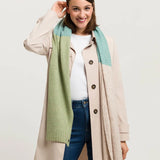 Chic all-rounder: the FRAAS scarf with block stripes goes with almost any of your favourite outfits - whether elegant with a blazer or casual with a winter jacket. The knitted scarf measures 40 x 180 cm and ensures that you stay warm on cold winter days. It is also a real sustainability pro: it contains recycled polyester - made from used PET bottles. It was also produced in a CO2-neutral way. That can only make you feel good when you wear it!
