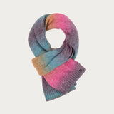 Eye-catching: the cosy knitted scarf with ombré colour gradient attracts everyone's attention. With the 35 x 180 cm scarf, cool temperatures are no longer a problem. Off you go on your next walk or shopping trip!