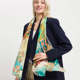 This scarf can be combined with everything: With its 58 x 178 cm and the design with abstract plants and flowers, this scarf is a real all-rounder. Combine it elegantly with a blazer or coat or casually with a casual outfit. The scarf was produced sustainably by FRAAS: The viscose cellulose used was obtained from sustainably managed forests.