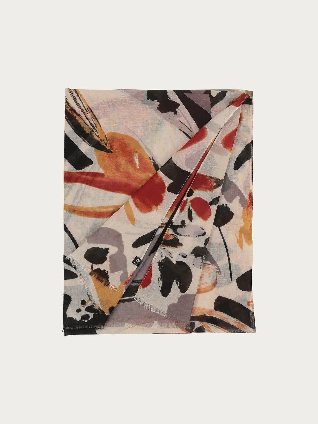 Romantic design, airy, light material: The FRAAS scarf with an abstract floral print will be your new favourite accessory. With its striking pattern, it will be the eye-catcher of your outfit. It is also a pro when it comes to sustainability, as it is made from recycled polyester made from used PET bottles.