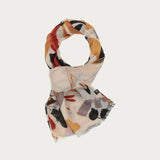 Romantic design, airy, light material: The FRAAS scarf with an abstract floral print will be your new favourite accessory. With its striking pattern, it will be the eye-catcher of your outfit. It is also a pro when it comes to sustainability, as it is made from recycled polyester made from used PET bottles.
