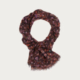A floral dream: The FRAAS scarf with a floral print. Placed around the neck or shoulders, it keeps the wind out and puts a smile on our faces. Whether with a denim or leather jacket - this scarf goes with everything with a size of 70 x 180 cm. Another plus: It is part of the Sustainability Edition from FRAAS. The scarf was produced in a CO2-neutral way and is made of recycled polyester that was produced from used PET bottles. Looking stylish while protecting the environment has never been so easy.