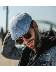 The Göttmann Jackson cap is a success: it is a quality cap from the prestigious German brand Göttmann. It is a very light and fresh cap, made of 100% linen, in a very light blue colour.