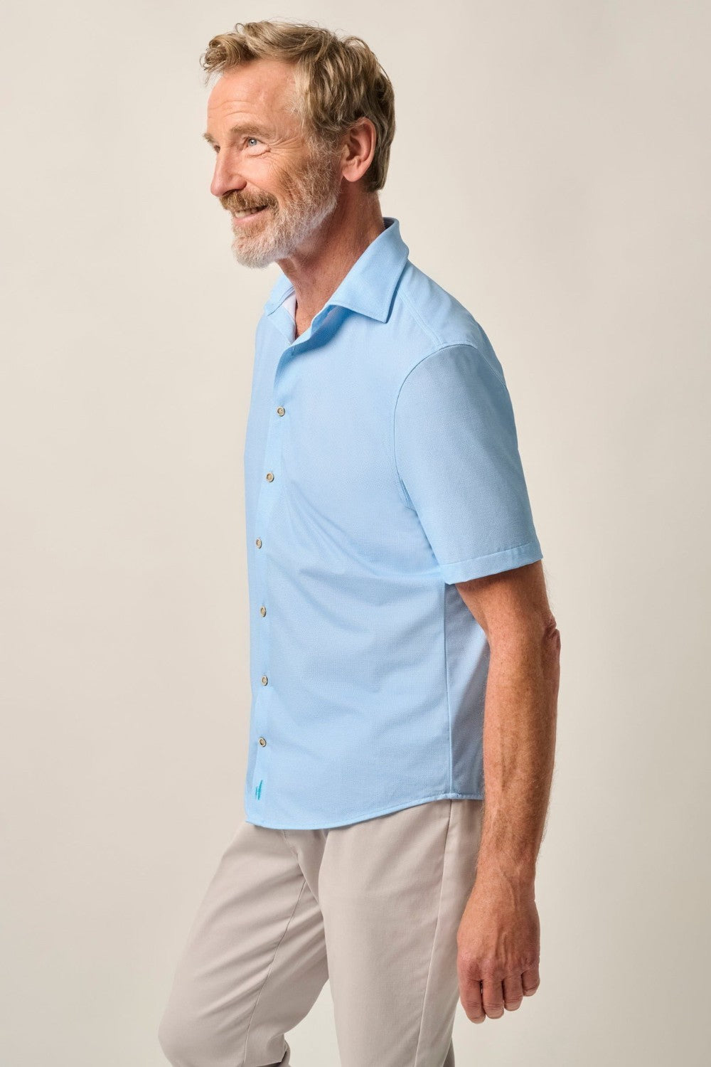 This knit button-up from our Hangin' Out Collection—which is designed to look its best untucked—is made with an incredible soft, and breathable blend of nylon and spandex. This is how you do elevated casual while staying completely comfortable.