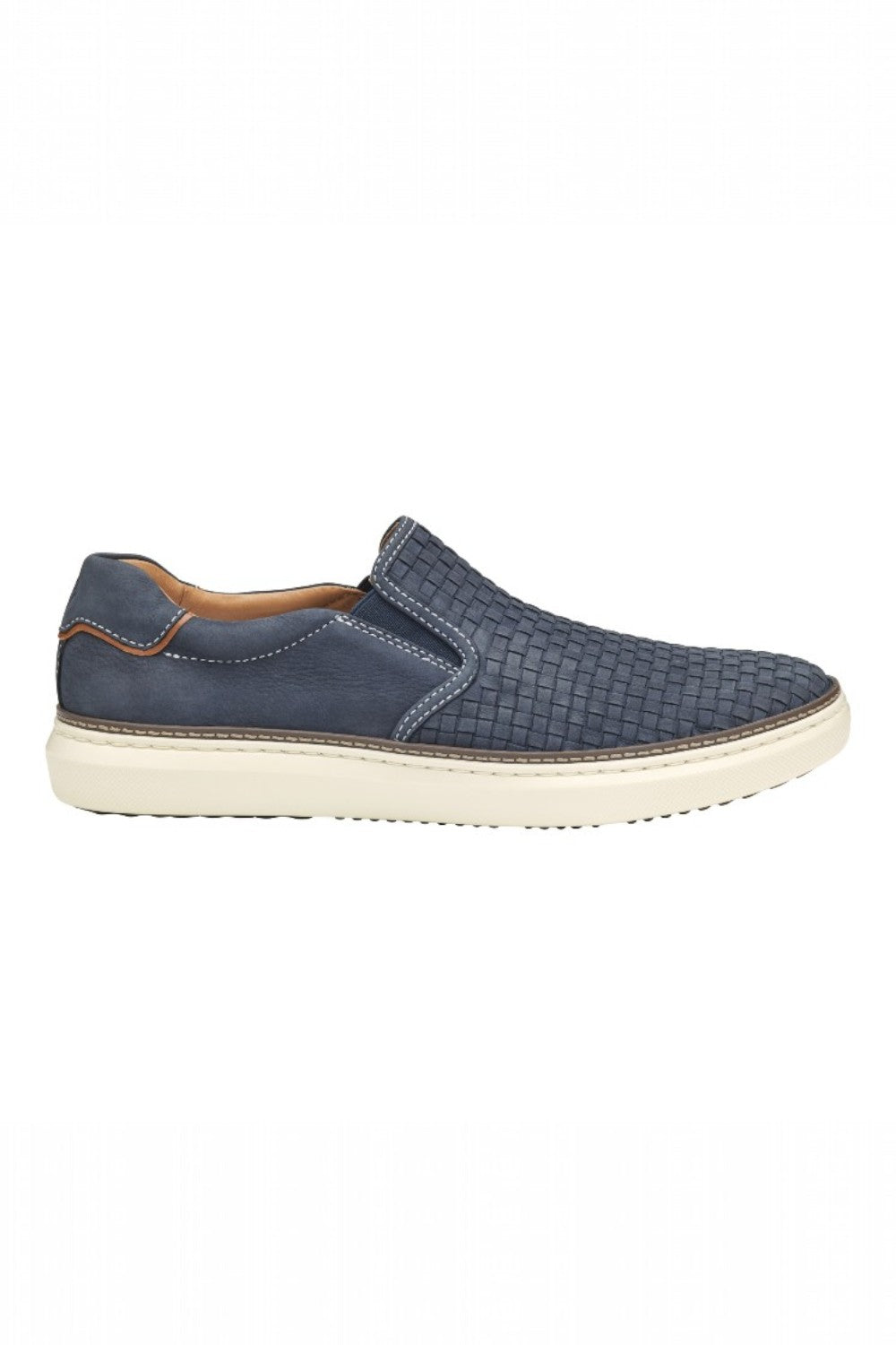 •Nubuck leather upper.
•Leather and textile lining.
•High rebound, ultra comfortable XC Foam® midsole.
•Comfortable Latex and EVA wedge footbed.
•Padded collar.
•Rubber outsole.
