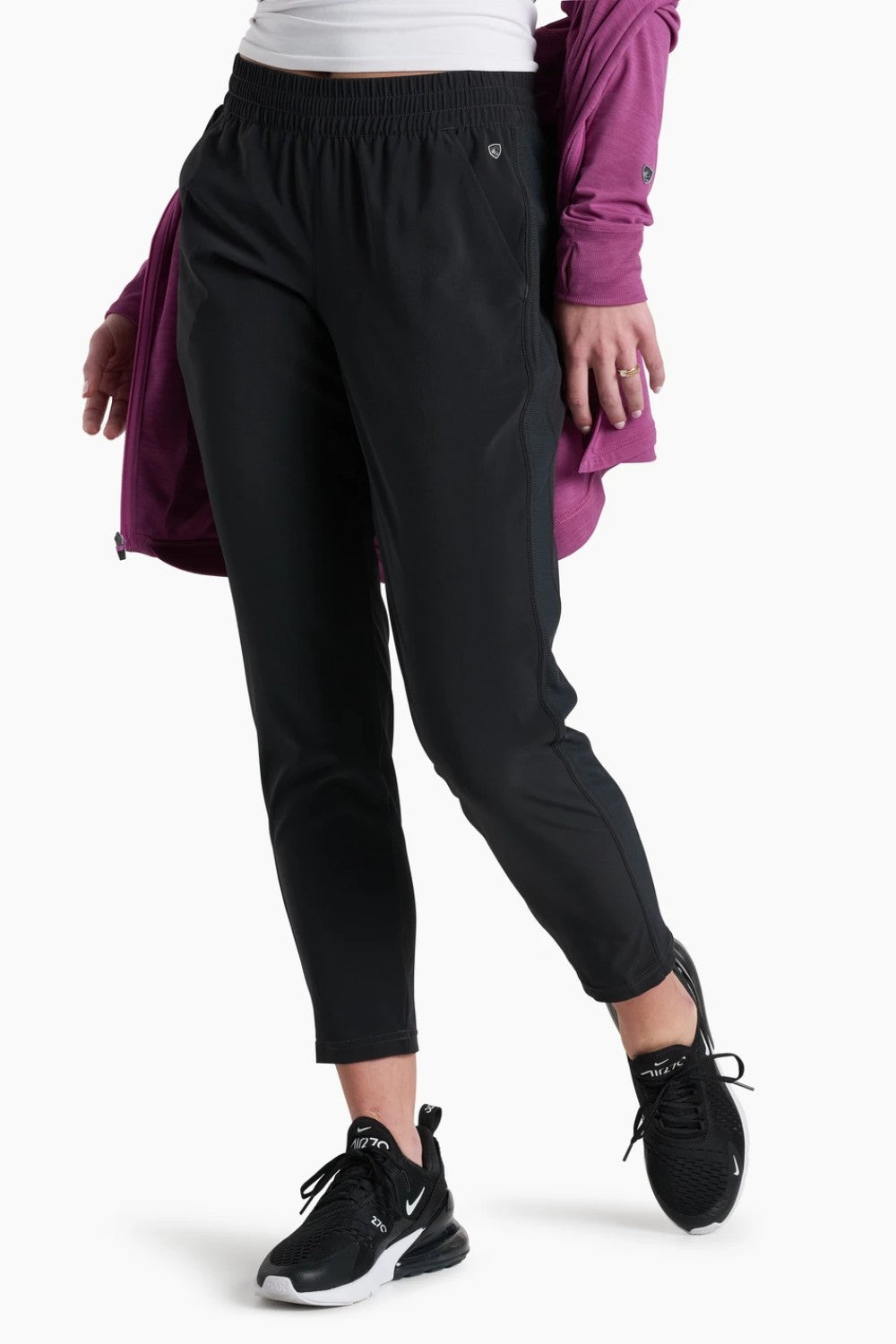 Featuring a streamlined look, the lightweight VANTAGE Crop will elevate any adventure. A pull-on waistband with drawcord combines with stretch and rebound for the ideal fit that never loses form. Quick dry, moisture-wicking performance with maximum sun protection to extend your time outdoors.