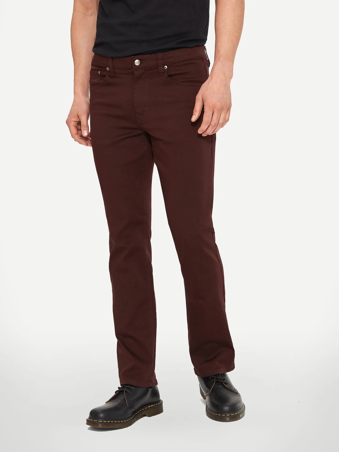 Looking for that oh so colourful but classy pair of jeans? Look no more! With its stretch twill, this pant guarantees ease of movement and style for your everyday activities.