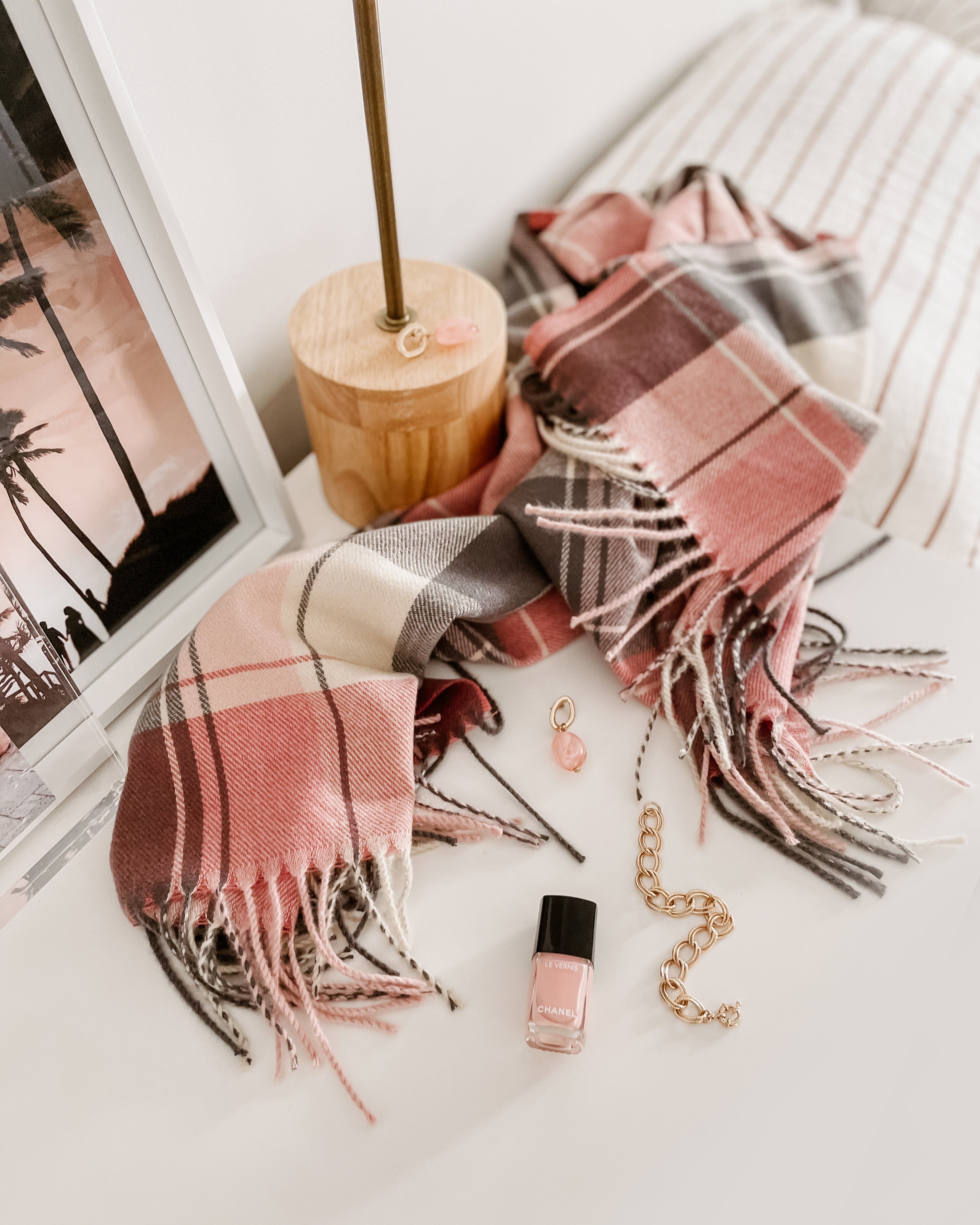 The Louenhide Glasgow Scarf is a timeless tartan pattern in gorgeous winter colourways.