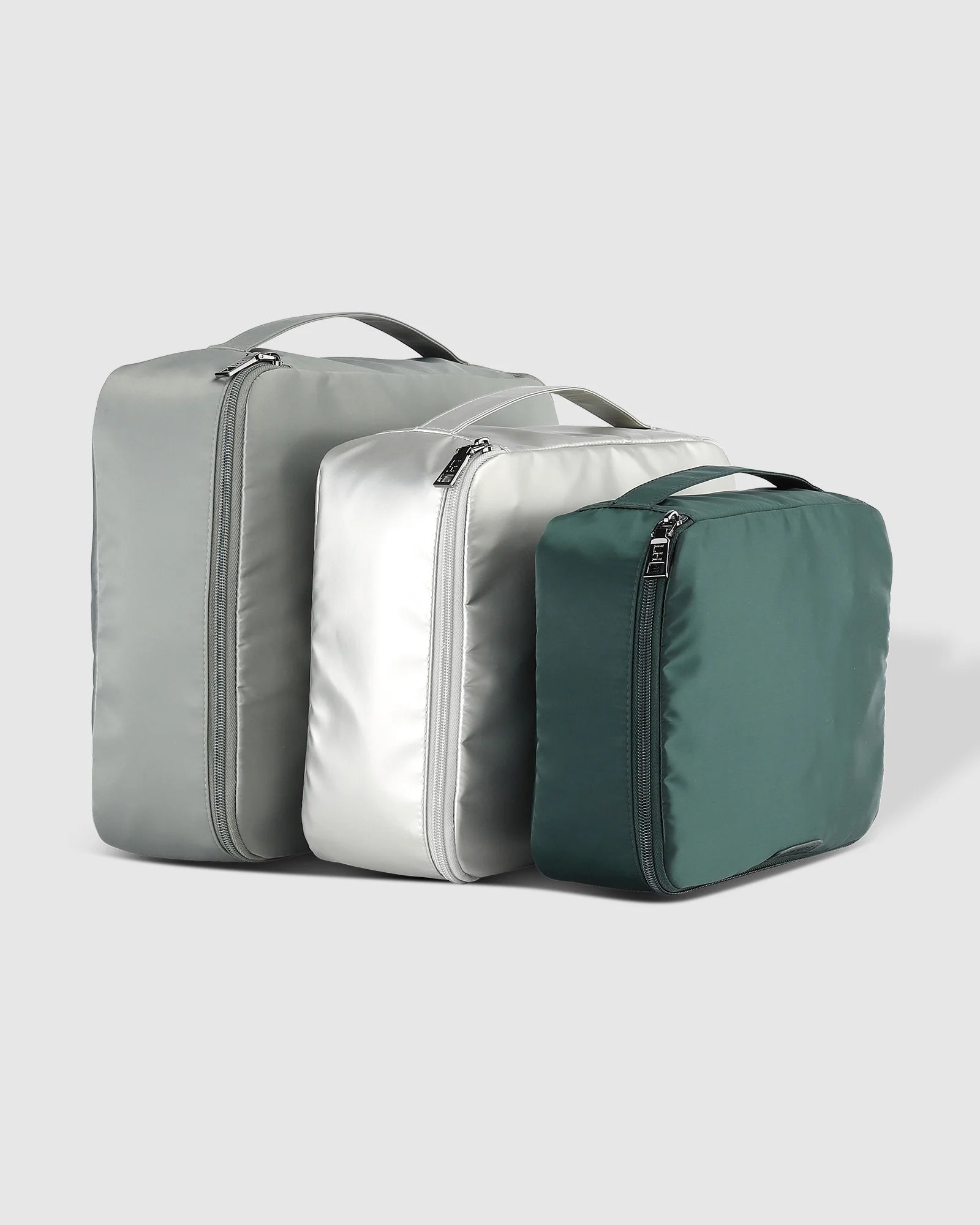 The Louenhide Madras 3 Piece Packing Cube Set will transform the way you travel. Maximize space and minimize bulk with the three varied sizes in three complementary hues. Use the smaller cube for your personal items, the medium for lighter pieces and the largest cube for your chunky knits and jeans.