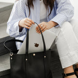 The Louenhide Nevada Ezra Strap Tote Bag is a relaxed tote bag which can double as a work bag. Soft yet structured, this bag is the perfect everyday bag for the woman on the go. Featuring a luxurious suedette lining, this shoulder bag is spacious and functional with enough room to carry all of your essentials and more!