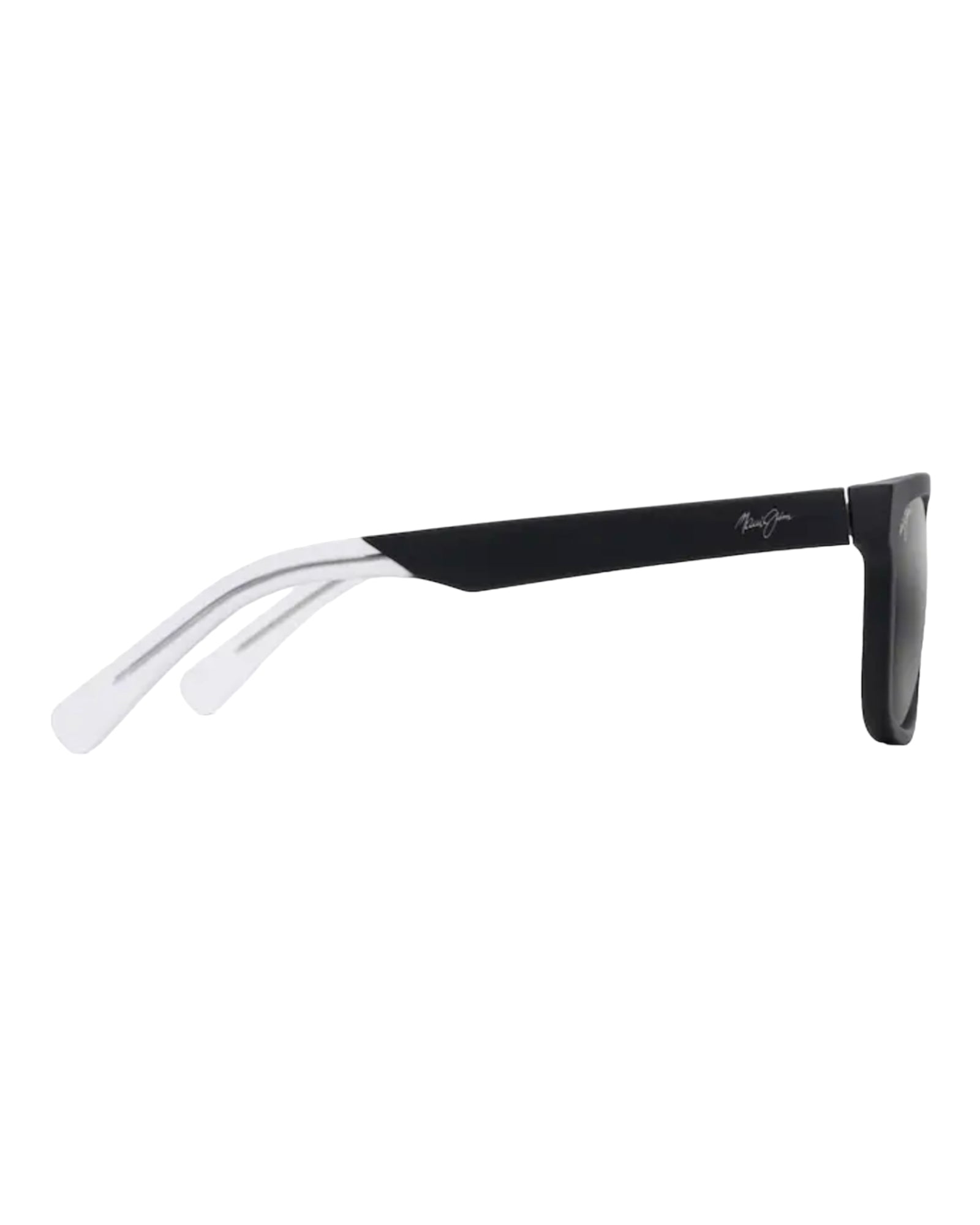 Surf’s up with Stone Shack, an acetate frame with a square silhouette. This classic style showcases a thick frame available in three quintessential matte colour combinations, with its temples donning a complementary dual-tone.