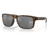Holbrook is a timeless, classic design fused with modern Oakley technology. Inspired by the screen heroes from the 1940s, 50s, and 60s, this design epitomizes the spirit of exploration and adventure. The iconic American frame design is accented by metal rivets and Oakley icons, perfect for those who seek equal parts performance and style.