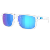 Holbrook is a timeless, classic design fused with modern Oakley technology. Inspired by the screen heroes from the 1940s, 50s, and 60s, this design epitomizes the spirit of exploration and adventure. The iconic American frame design is accented by metal rivets and Oakley icons, perfect for those who seek equal parts performance and style.