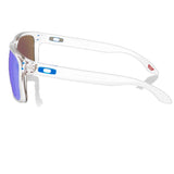 Holbrook is a timeless, classic design fused with modern Oakley technology. Inspired by the screen heroes from the 1940s, 50s, and 60s, this design epitomizes the spirit of exploration and adventure. The iconic American frame design is accented by metal rivets and Oakley icons, perfect for those who seek equal parts performance and style.