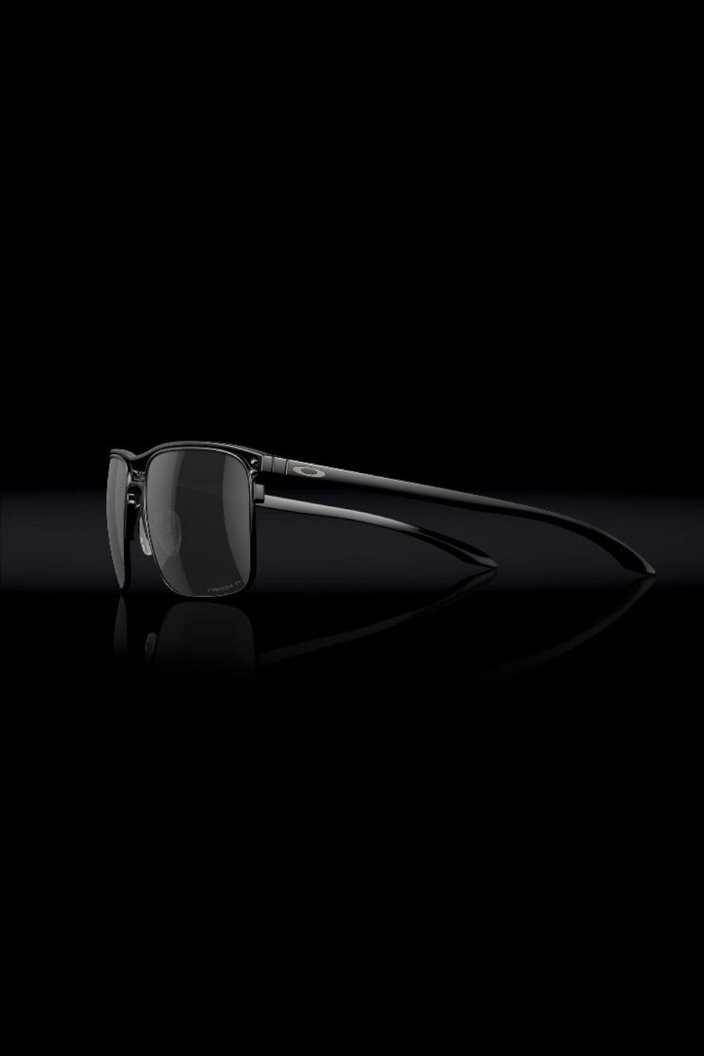 Oakley’s Holbrook Ti evolves the Holbrook design with a razor-thin, lightweight titanium frame. This style is constructed from premium titanium that showcases Oakley’s large, square frame Holbrook design. The sunglass features Prizm Lens Technology designed to enhance color and contrast, while a three-point fit helps provide all-day comfort.