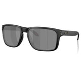 Holbrook is a timeless, classic design fused with modern Oakley technology. Inspired by the screen heroes from the 1940s, 50s, and 60s, this design epitomizes the spirit of exploration and adventure. The iconic American frame design is accented by metal rivets and Oakley icons, perfect for those who seek equal parts performance and style