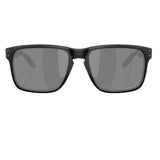 Holbrook is a timeless, classic design fused with modern Oakley technology. Inspired by the screen heroes from the 1940s, 50s, and 60s, this design epitomizes the spirit of exploration and adventure. The iconic American frame design is accented by metal rivets and Oakley icons, perfect for those who seek equal parts performance and style