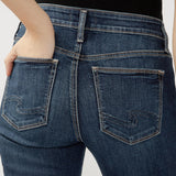 Suki is the best-selling Silver Jeans Co. curvy fit, now made with Luxe Stretch denim. Designed to enhance curves, this pair creates a flattering silhouette with ease in the hip and thigh to hug every angle. The classic mid rise is comfortable, and the contoured waistband ensures a zero-gap fit.